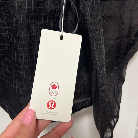 Lululemon NWT Team Canada Translucent Hooded Jacket Paris Olympics 2024 - Picture 8 of 13